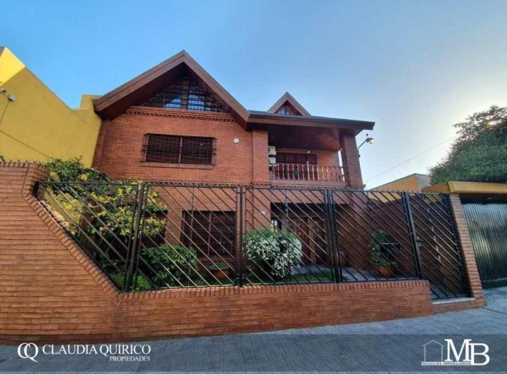 Casa · 480m² · 6 Ambientes