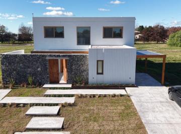 Casa · 240m² · 6 Ambientes · Venta Exclusiva Casa - a Estrenar - Pilará