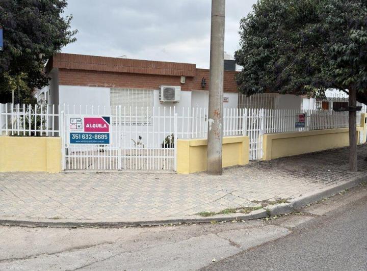 Casa · 150m² · 4 Ambientes · 1 Cochera
