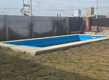 Casa · 40m² · 3 Ambientes · 1 Cochera · La Carolina - Propiedad en Venta