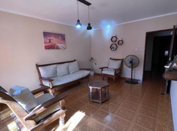 Living · Venta Casa en Empalme, Patio Verde Inmenso