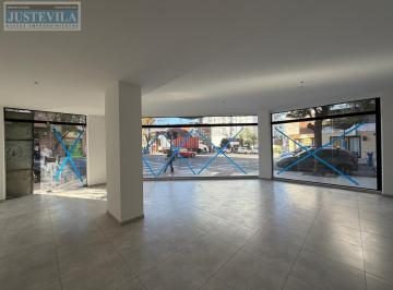 Local comercial · 95m² · Local en Esquina Directorio y José Marti
