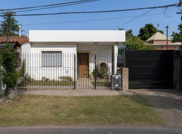 Casa de 4 ambientes, La Plata · Se Vende Casa en Exclusiva Zona de Gonnet (Lote de 510 m², Gran Parque, Diseño y Calidad)
