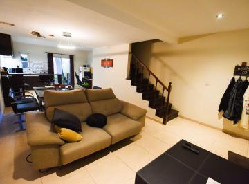 Casa · 89m² · 4 Ambientes · 1 Cochera · Venta Casa Dos Dorm. y Cochera