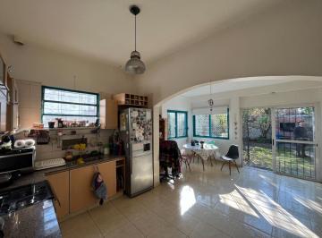 Casa · 112m² · 3 Ambientes · 1 Cochera · Casa Olivos 3 Ambientes con Cochera