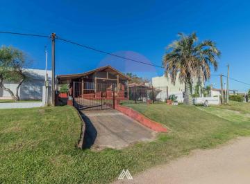 Casa · 135m² · 4 Ambientes · 1 Cochera · Venta Casa 3 Dorm. Jardín Cuchilla Alta
