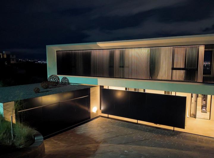 Casa · 700m² · 10 Ambientes · 2 Cocheras