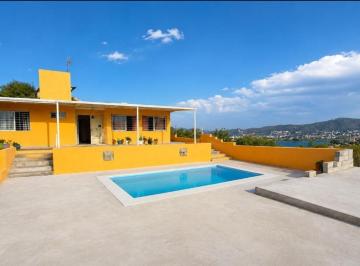 Casa · 150m² · 3 Ambientes · 1 Cochera · Casa en Villa del Lago