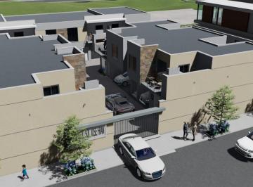 PH · 130m² · 4 Ambientes · 1 Cochera · PH - Russell