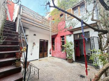 PH · 84m² · 4 Ambientes · Hermoso PH en Caballito! Sin Expensas, Dos Patios con Parrilla.
