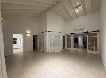 Casa · 163m² · 3 Ambientes · 3 Cocheras · Casa en Alquiler en Beccar San Isidro