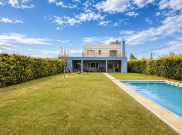 Casa de 6 ambientes, Roldán · Casa en Venta 3 Dorm. con Pileta Las Tardes Roldán