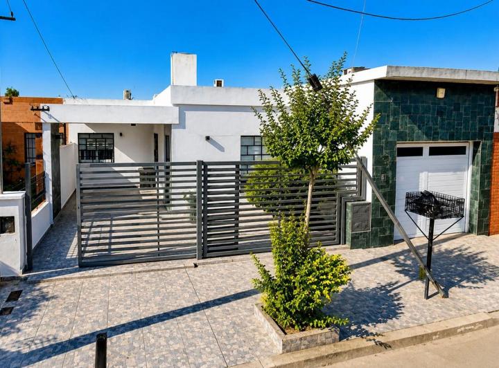 Casa · 170m² · 5 Ambientes · 2 Cocheras