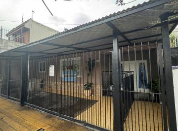 Casa · 190m² · 3 Ambientes · Casa en Moron