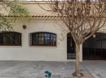 Casa · 250m² · 4 Dormitorios · Alquiler Casa en Macrocentro