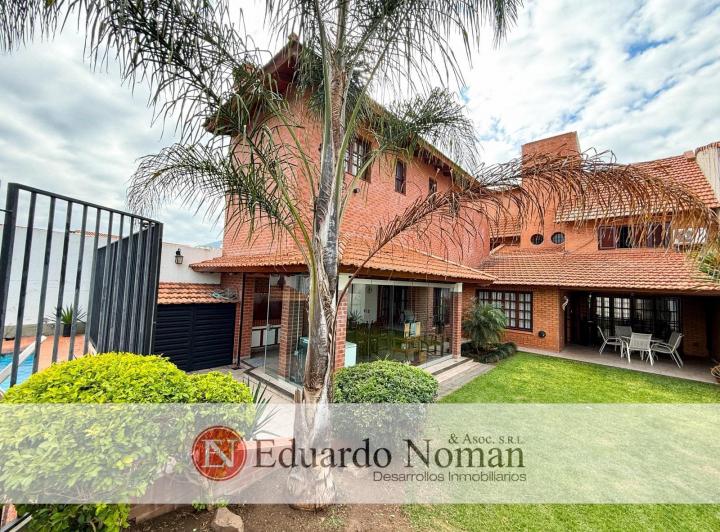 Casa · 398m² · 3 Dormitorios · 2 Cocheras