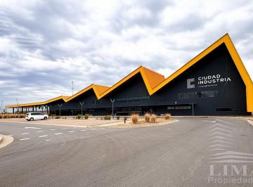 Bodega-Galpón · 375m² · 1 Ambiente · Galpón en Funes