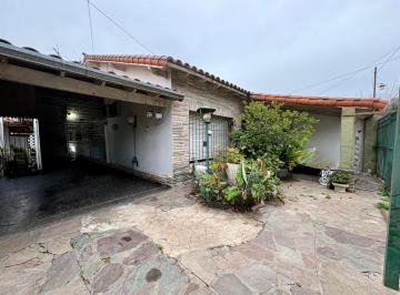 Casa · 80m² · 4 Ambientes · 2 Cocheras · Casa en Bella Vista
