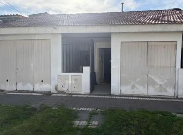 Casa de 3 ambientes, Lomas de Zamora · Dueño Directo Casa de 2 Dorm. con Cochera - Jacinto Rosso 452