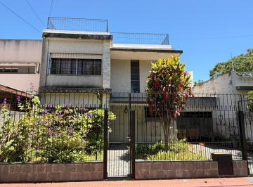 Casa · 121m² · 6 Ambientes · 2 Cocheras · Casa en Venta en Alberdi Residencial