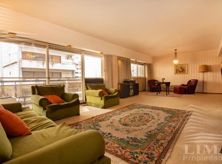 Departamento · 223m² · 7 Ambientes · 1 Cochera
