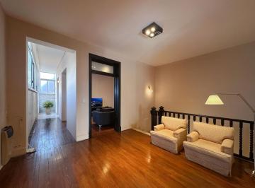 Casa · 138m² · 7 Ambientes · Casa en Planta Alta con 2 o 3 Dorm., Patio y Terraza en Abasto