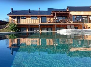 Casa · 360m² · 5 Ambientes · 4 Cocheras · Casa en Peñon del Lolog
