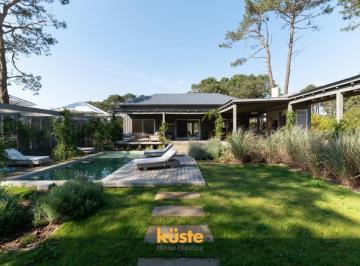 Casa · 6 Ambientes · Casa - Pinar del Faro