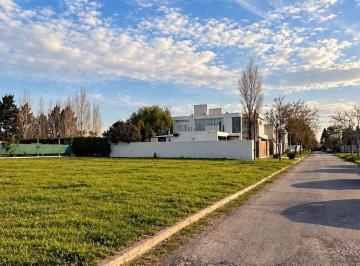Terreno · 445m² · Lote 10 X 44.5 Barrio Don Carlos I | Escritura | 138 y 508 José Hernández Lp