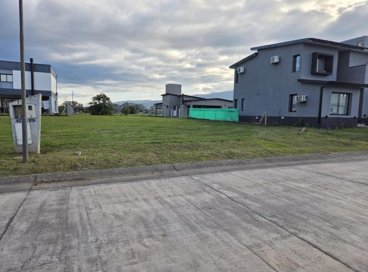 Terreno · 377m²