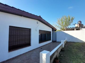 Casa · 80m² · 3 Ambientes · 1 Cochera · Casa de 3 Ambientes y Medio Villa Tesei Hurlingham