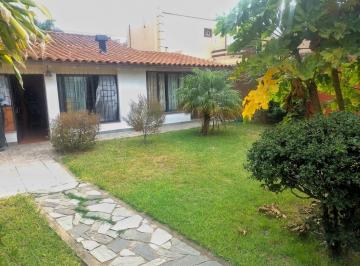 Casa · 105m² · 4 Ambientes · 2 Cocheras · Venta Casa 4 Ambientes con Parque Villa Luzuriaga