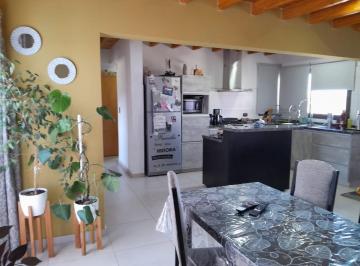 Casa · 80m² · 3 Ambientes · 2 Cocheras · Casa en Venta en Barrio Privado Las Margaritas