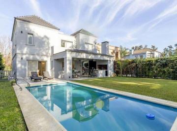 Casa · 228m² · 4 Ambientes · 3 Cocheras · Venta Casa 4 Amb Barrio Cerrado Haras Maria Eugenia. Moreno