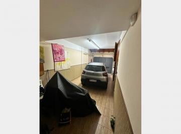 Casa · 200m² · 5 Ambientes · 1 Cochera · Casa en Venta en Lomas del Mirador