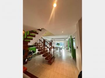 Casa en Venta de 5 ambientes Lomas del Mirador · Casa en Venta en Lomas del Mirador