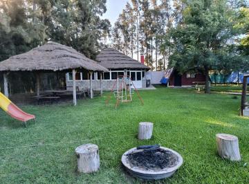Quinta vacacional · 200m² · 4 Dormitorios · 3 Cocheras · Cabaña en Venta en San Pedro con Pileta y Quincho