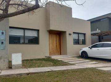 Casa de 4 ambientes, Mayor Drummond · Espectacular Casa en Alquiler – Barrio Privado Rincón de Drummond