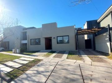Casa de 4 ambientes, Mayor Drummond · Espectacular Casa en Alquiler – Barrio Privado Rincón de Drummond