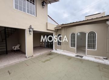 Casa · 70m² · 5 Ambientes · Casa en Alquiler Moreno
