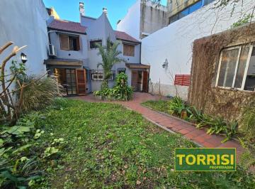 Casa · 300m² · 5 Ambientes · 1 Cochera · Casa 380 m² 5amb Jardin Quincho Cochera Lote Prop. - King 300
