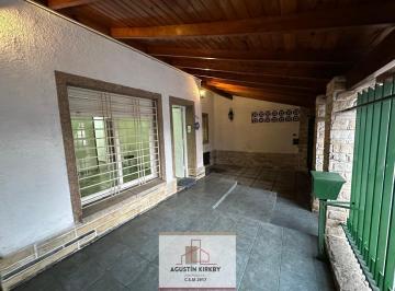 Casa · 155m² · 4 Ambientes · 1 Cochera · Casa en Muñiz