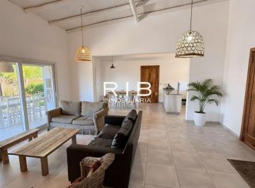Casa de 4 ambientes, Pilar · Impecable Propiedad en Una Planta - Financiación