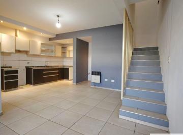 Casa de 4 ambientes, Dorrego · Dúplex en Alquiler C/ Cochera en Dorrego