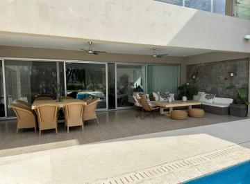 Casa · 600m² · 4 Dormitorios · 2 Cocheras · Casa - Pilara