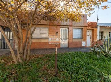 Casa · 137m² · 4 Ambientes · Oportunidad Casa a Refaccionar en Barrio Mayoraz