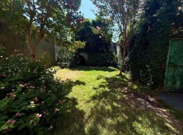 Casa · 119m² · 4 Ambientes · 1 Cochera · Venta Casa a Reciclar. Fondo Libre. Apta Crédito.