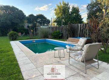 Casa · 300m² · 6 Ambientes · 1 Cochera · Casa en Venta en Bella Vista