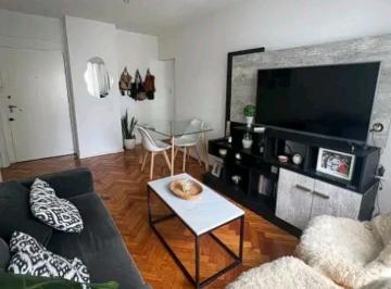 Departamento de 2 ambientes, Belgrano · Departamento en Buenas Condiciones, Una Zona Hermosa y Segura Belgrano R