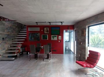 Casa · 1678m² · 4 Ambientes · 2 Cocheras · Casa de Diseño en Playa Brava | 2 Suites | a 2 Cuadras del Mar